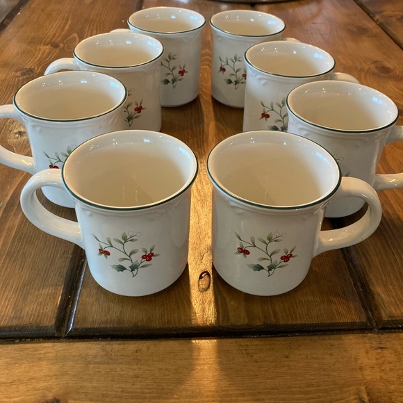 Pfaltzgraff Wintergreen mugs x8 - Picture 3 of 4